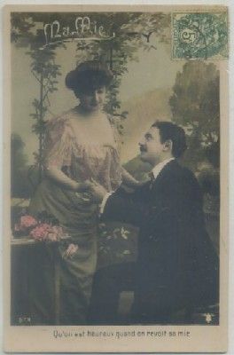 POSTAL DE PAREJA. QU'ON EST HEUREUX QUAND ON REVOIT SA MIE