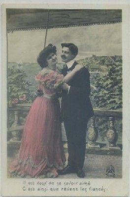 POSTAL DE PAREJA. IL EST DOUX DE SE SAVOIR AIME