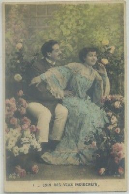 POSTAL DE PAREJA. LOIN DES YEUX INDISCRETS
