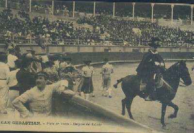 POSTAL ANTIGUA DE SAN SEBASTIAN PLAZA DE TOROS DESPUES DEL SALUDO