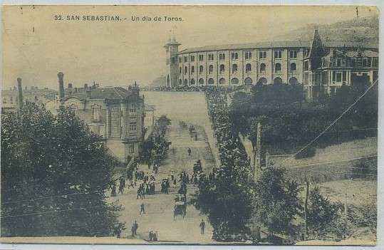 POSTAL ANTIGUA DE SAN SEBASTIAN. UN DIA DE TOROS