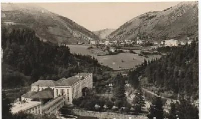 POSTAL DE CESTONA. EL BALNEARIO Y EL PUEBLO
