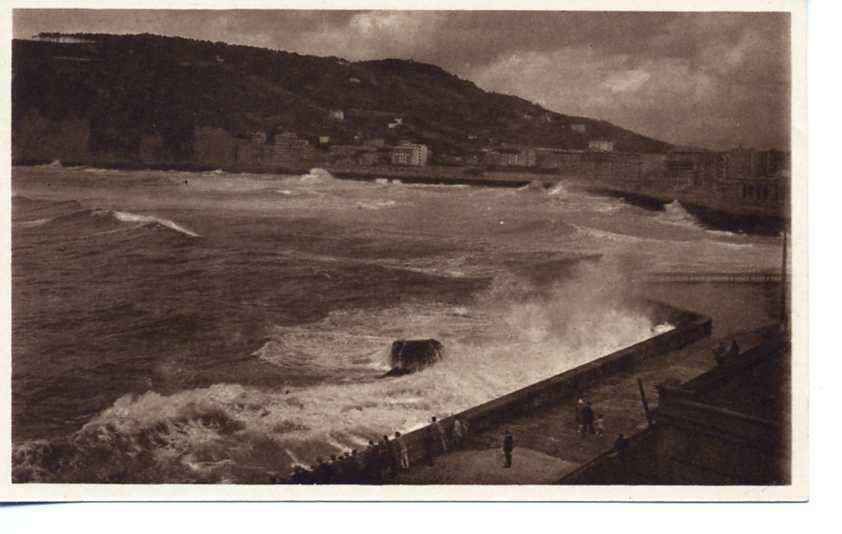POSTAL DE SAN SEBASTIAN. EL ROMPEOLA