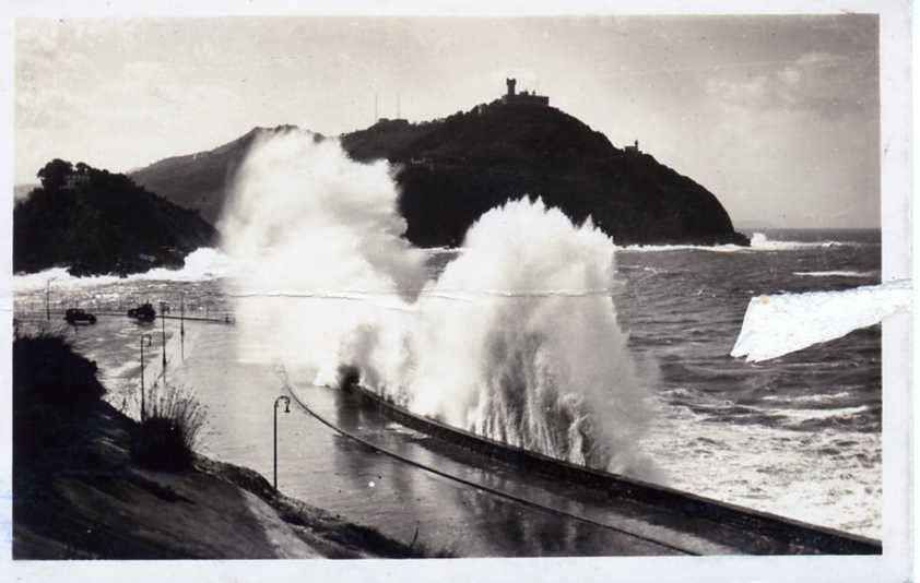 POSTAL DE SAN SEBASTIAN.Nº368. GRANDES MAREAS DEL CANTABRICO