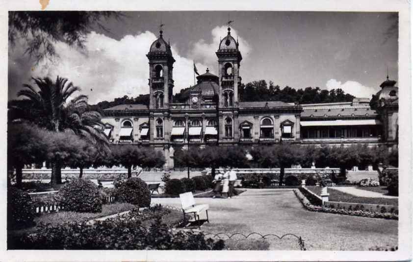 POSTAL DE SAN SEBASTIAN. Nº 511 JARDINES Y AYUNTAMIENTO