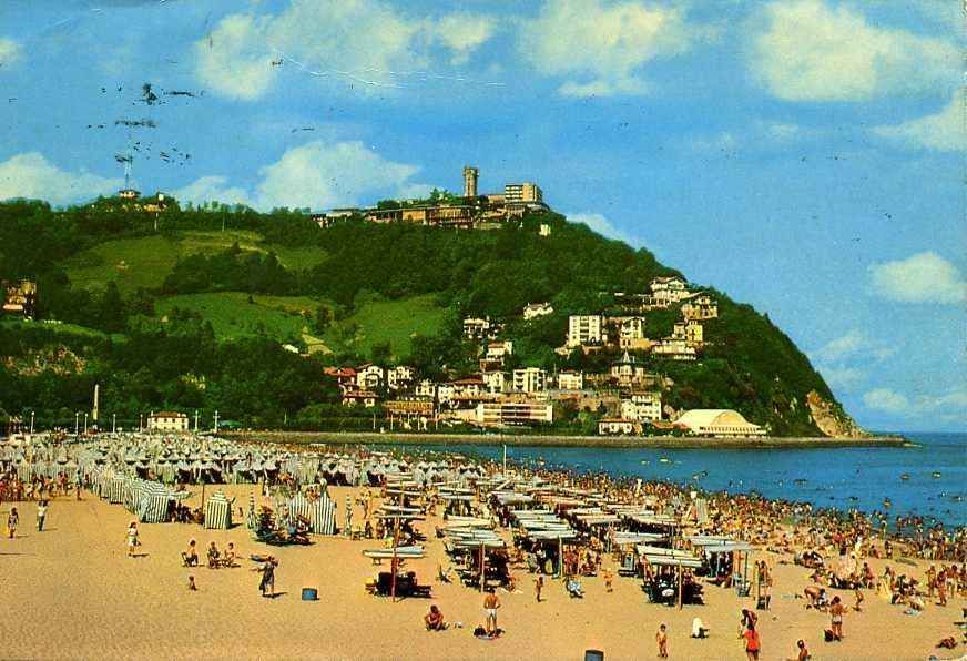 POSTAL DE SAN SEBASTIAN.  Nº137 PLAYA DE ONDARRETA Y MONTE IGUELDO