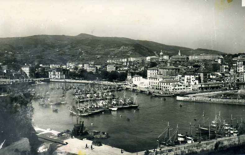 POSTAL DE BERMEO (VIZCAYA) EL PUERTO