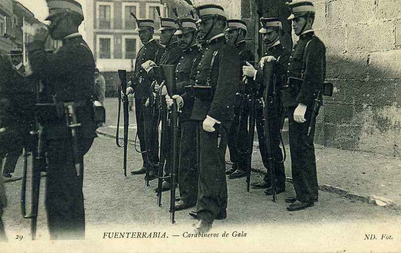 FUENTEBRAVIA. GUIPUZCOA. CARABINEROS DE GALA Nº29