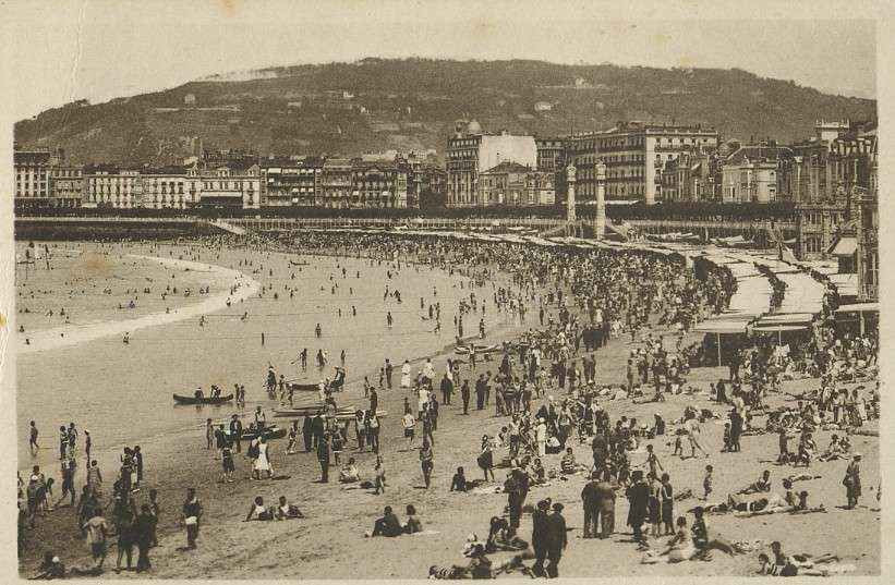 POSTAL DE SAN SEBASTIAN. GRAN PLAYA DE BAÑOS.