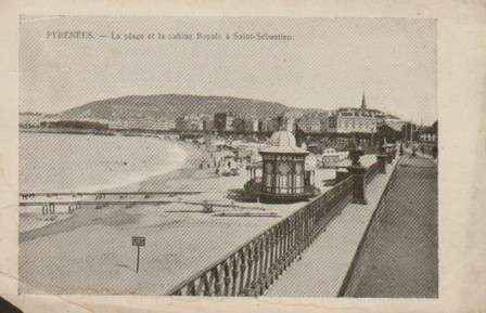 POSTAL ANTIGUA DE PYRENEES. LA PLAGE ET LA CABINE ROYALE A SAINT-SEBATIEN.