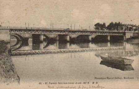 POSTAL ANTIGUA DE IRUN. EL PUENTE INTERNACIONAL DESDE IRUN.