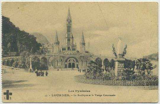 POSTAL RELIGIOSA. Nº 43. LOURDES. LA BASILIQUE ET LA VIERGE COURONNÈE