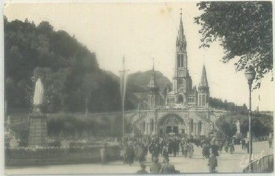 POSTAL RELIGIOSA. LOURDES. LA BASILICA