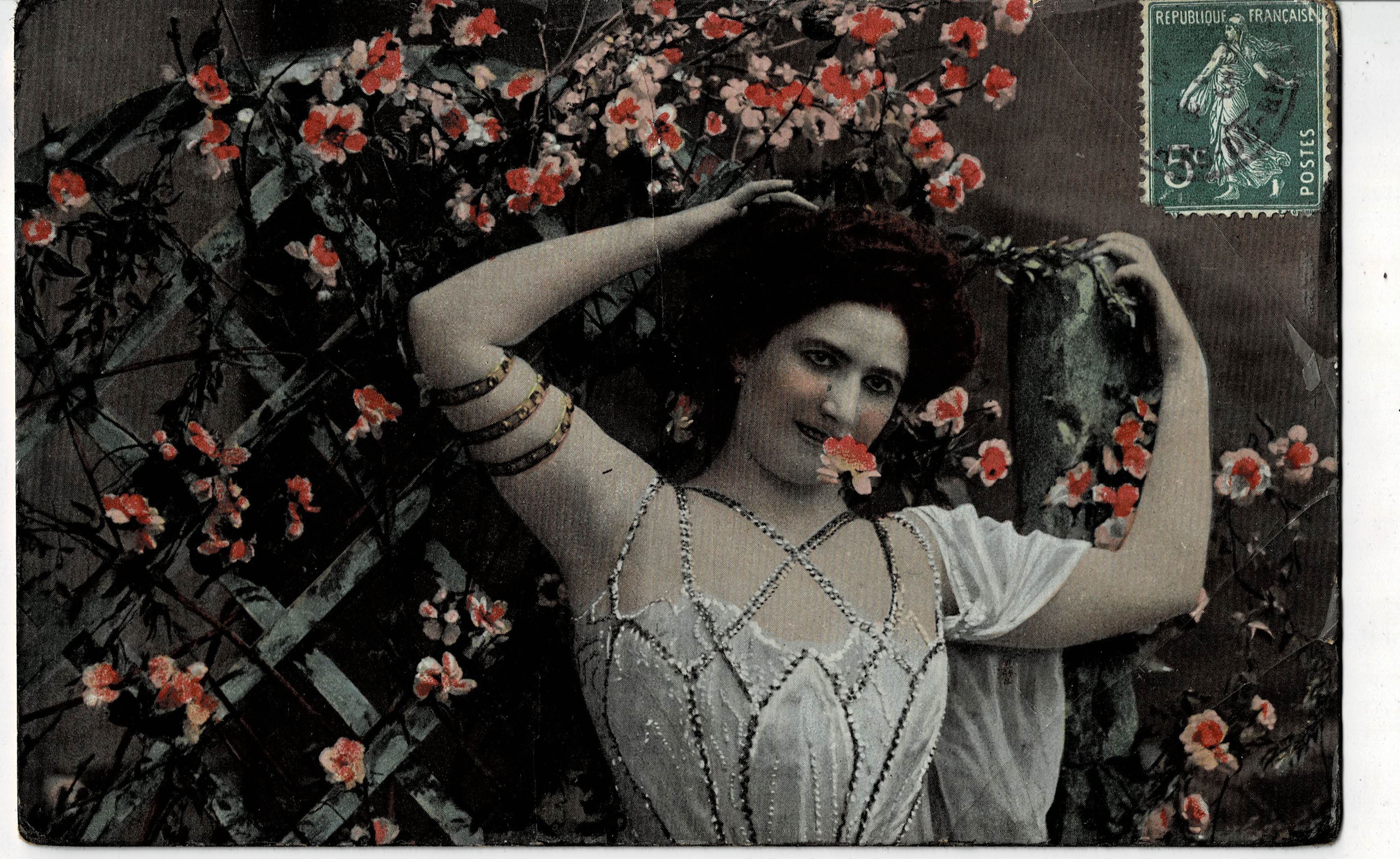 POSTAL ROMANTICA MUJER.