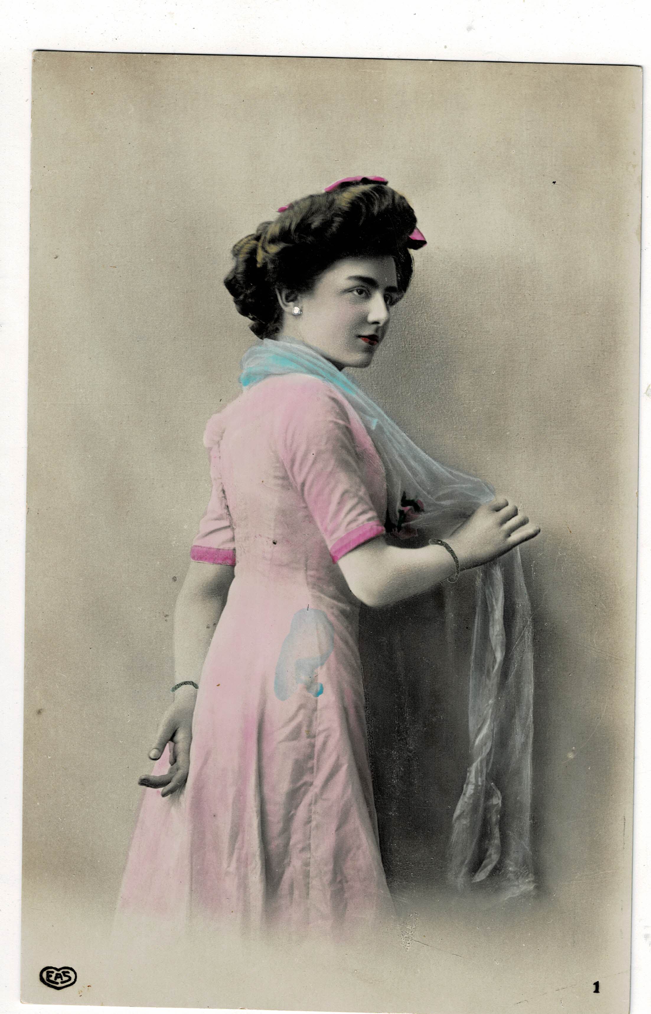 POSTAL ROMANTICA MUJER.