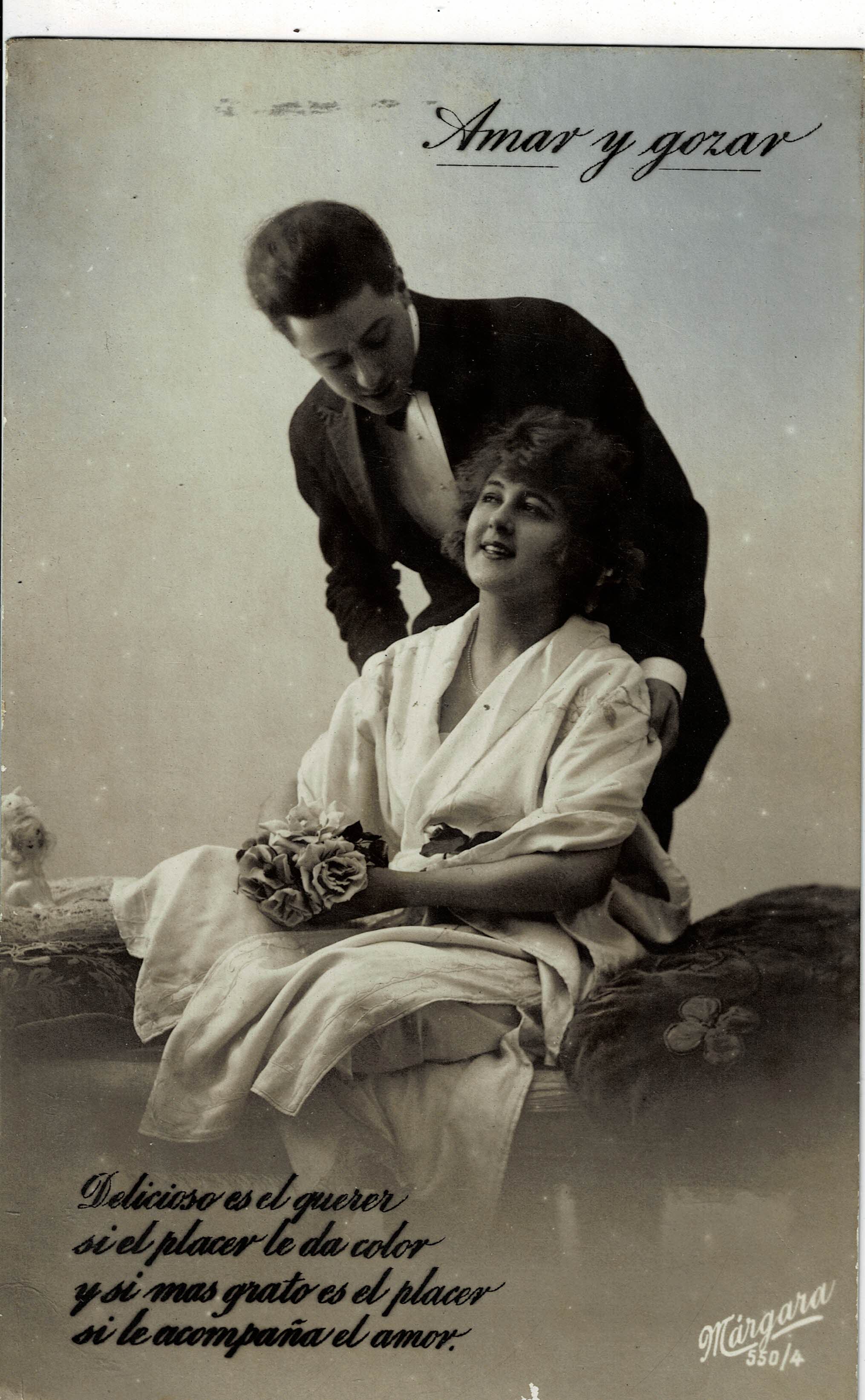 POSTAL ROMANTICA PAREJA. AMAR Y GOZAR.