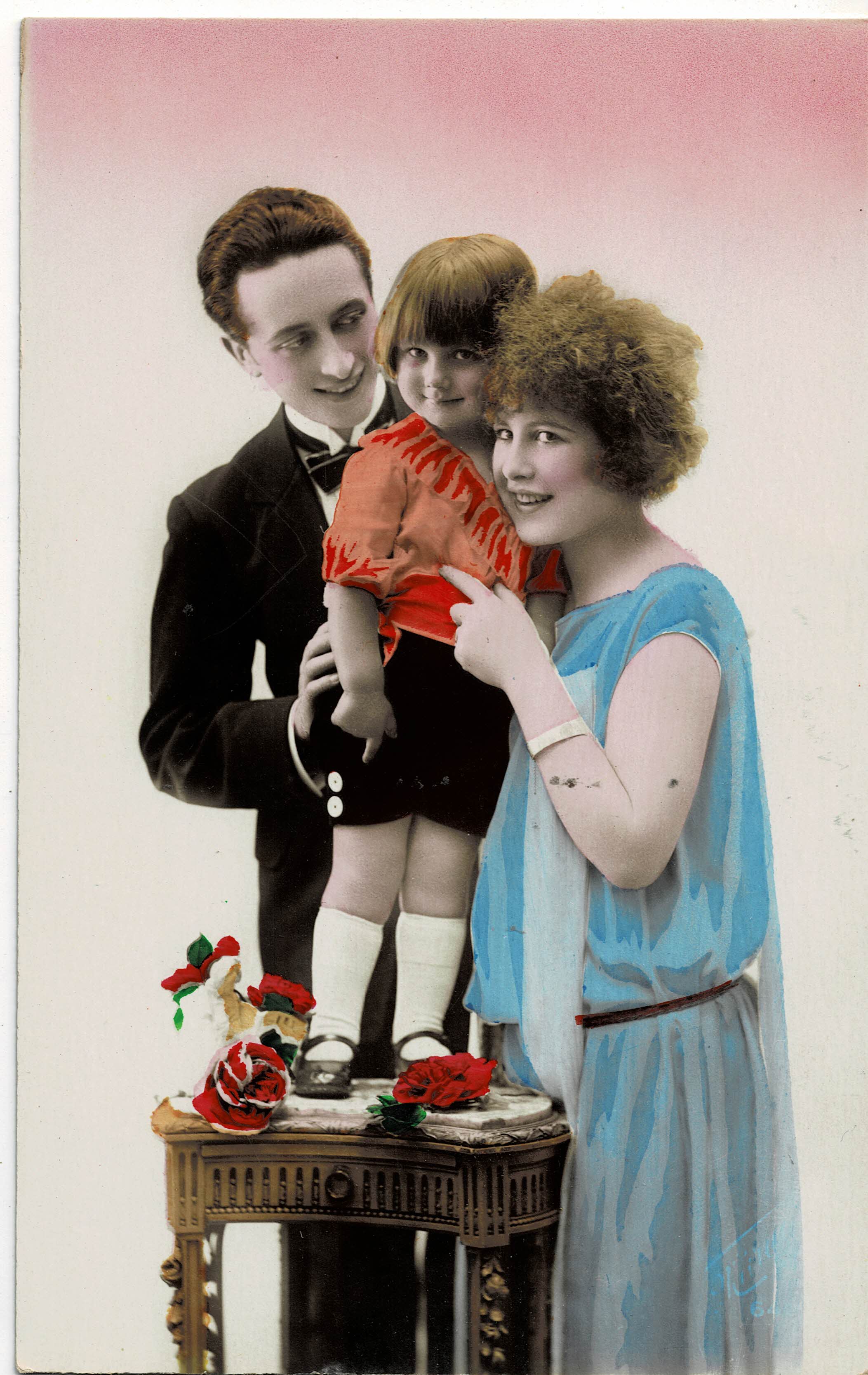 POSTAL ROMANTICA FAMILIA.