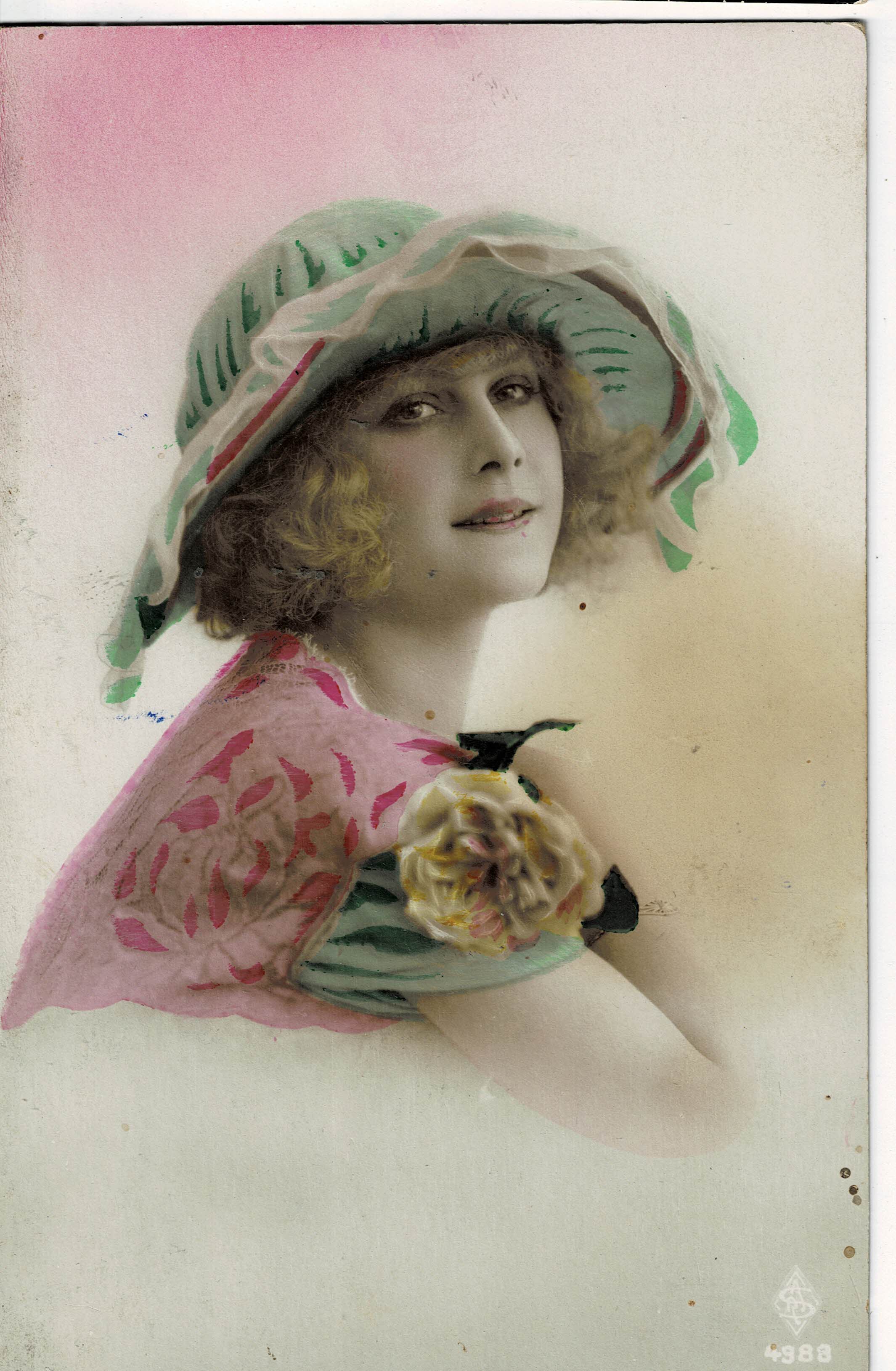 POSTAL ROMANTICA MUJER A COLOR.
