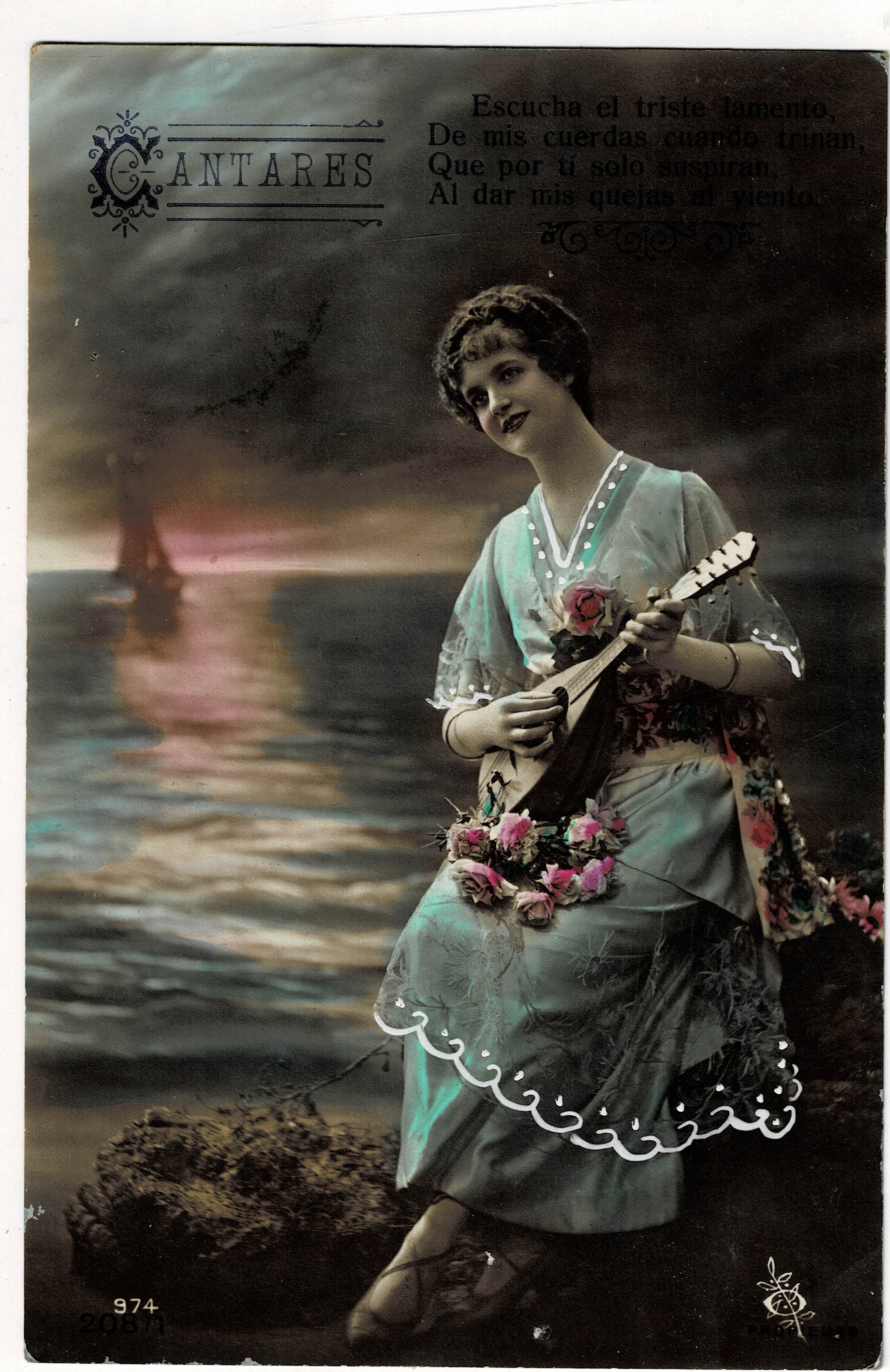 POSTAL ROMANTICA MUJER. CANTARES.