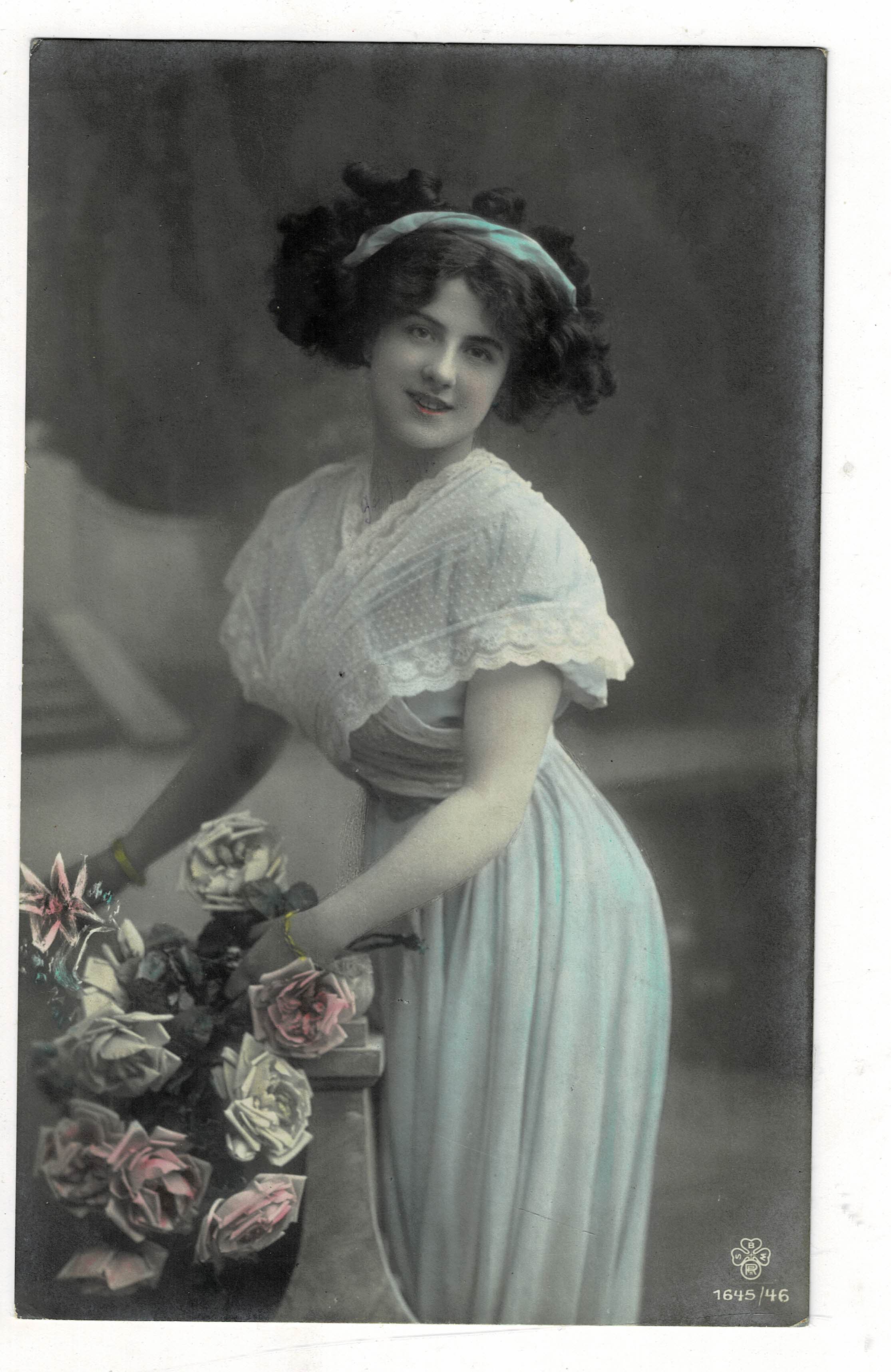 POSTAL ROMANTICA MUJER.