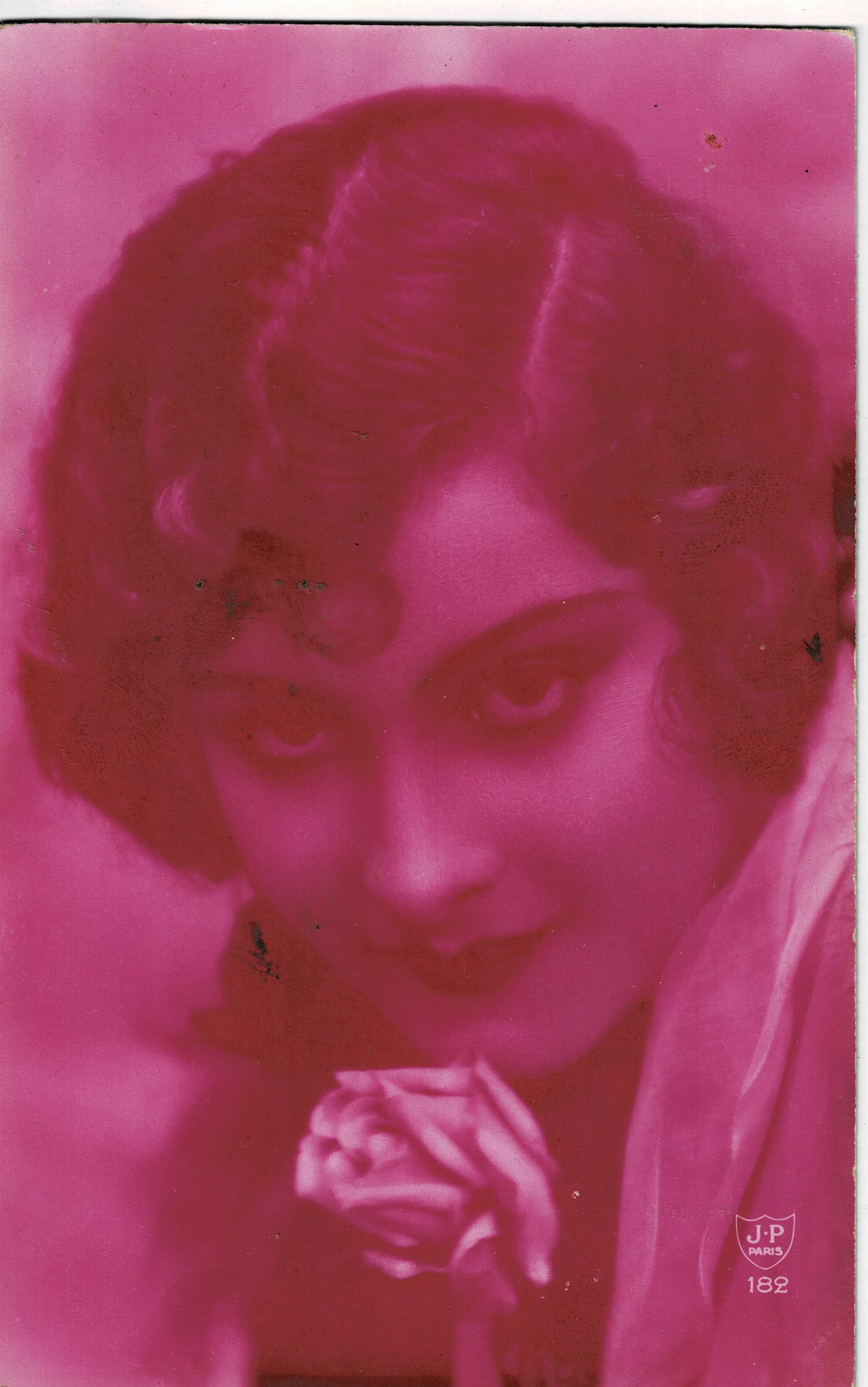 POSTAL ROMANTICA MUJER ROSA.