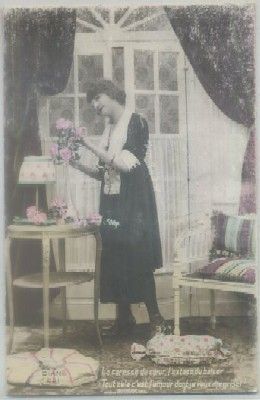 POSTAL ROMANTICA FRANCESA. LA CARESSE DU COEUR. L'EXTRASE DU BAISER