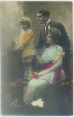 POSTAL ROMANTICA: ESCENA FAMILIAR