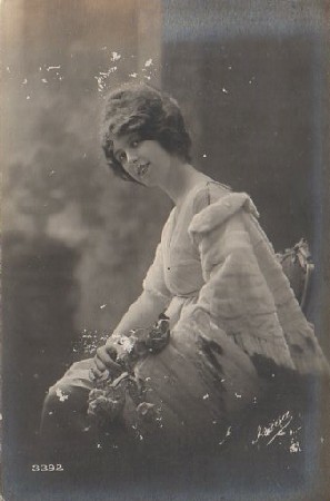 POSTAL ROMANTICA. SEÑORITA