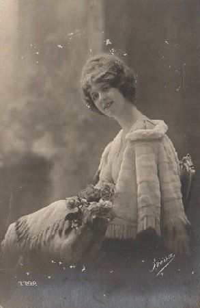 POSTAL ROMANTICA. SEÑORITA