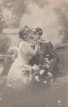 POSTAL ROMANTICA. PAREJA DE NOVIOS