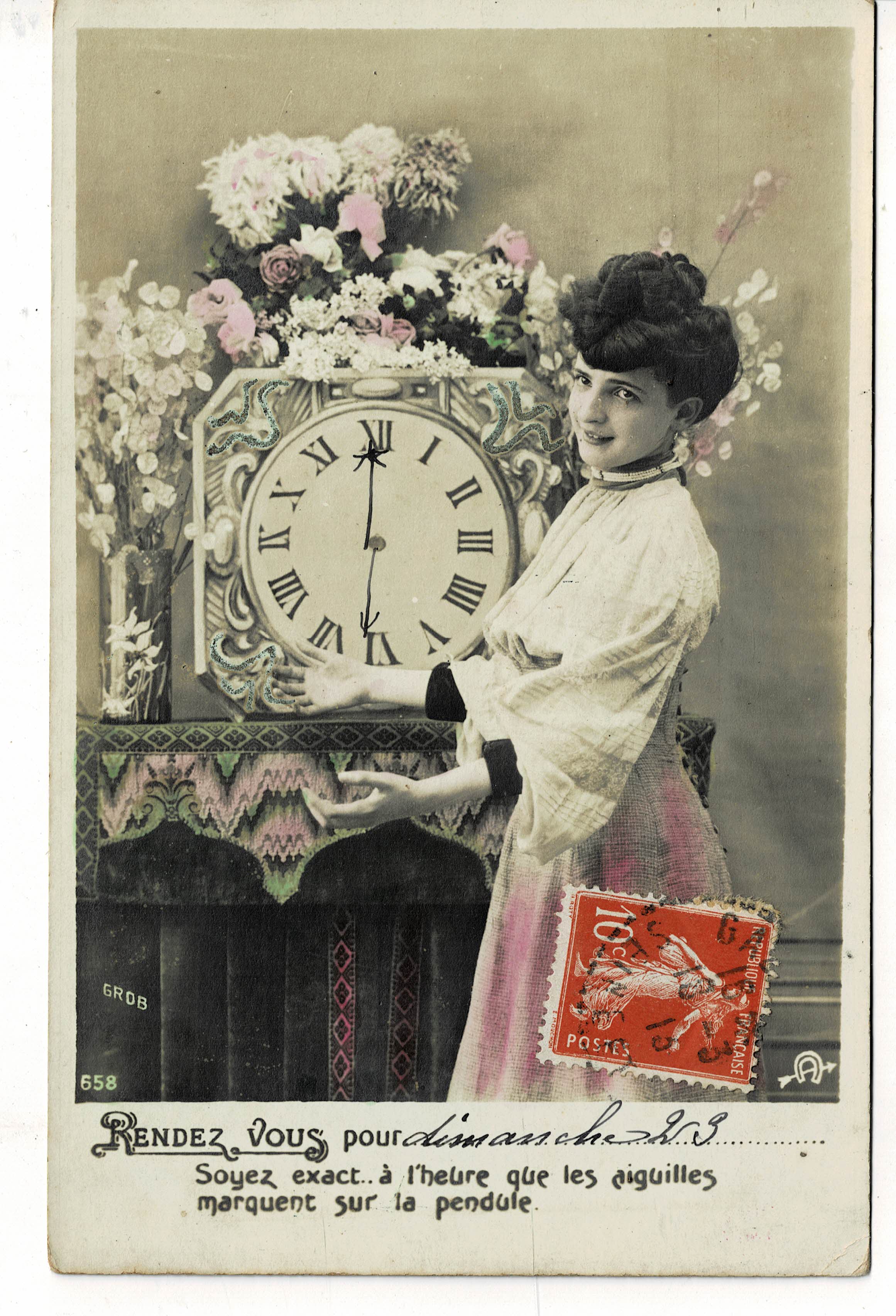 POSTAL ROMANTICA. CHICA Y RELOJ.