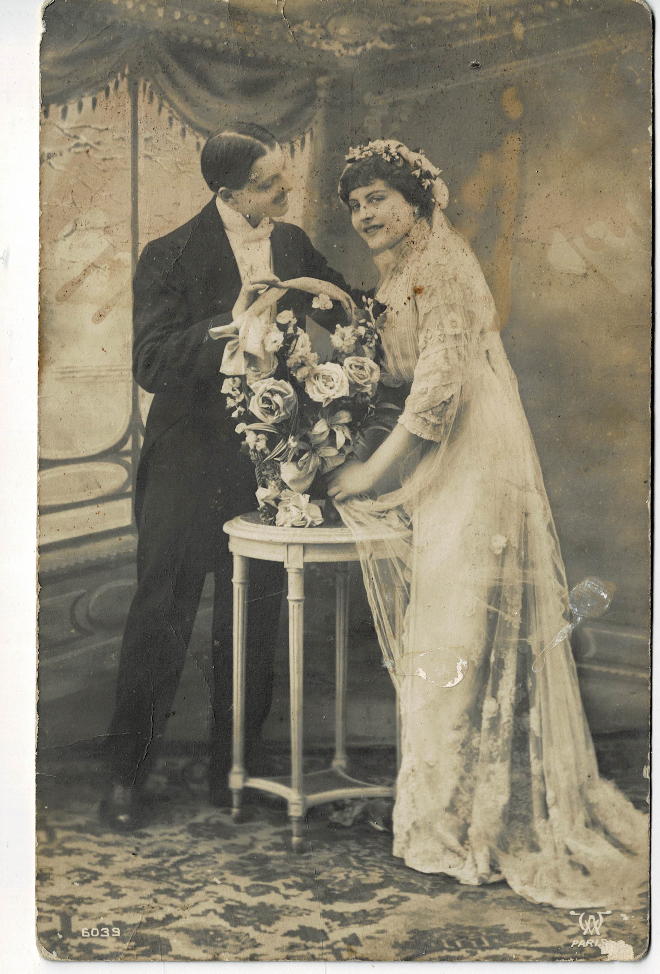 POSTAL ROMANTICA PAREJA DE BODA.