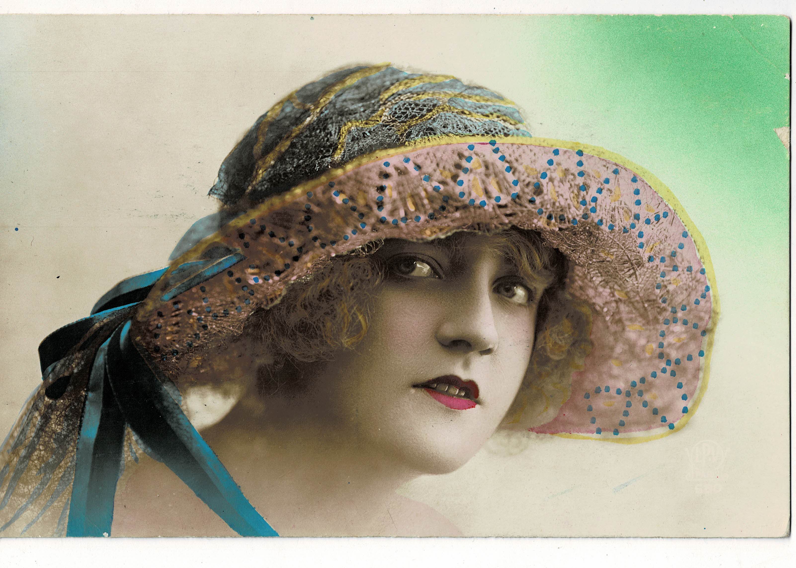 POSTAL ROMANTICA MUJER CON SOMBRERO.