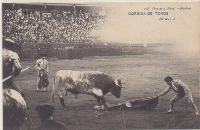 POSTAL TAURINA. COL. TAUROMAQUIA. CORRIDA DE TOROS. UN QUITE Nº 128