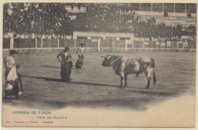 POSTAL TAURINA. COL. TAUROMAQUIA. CORRIDA DE TOROS. PASE DE MULETA Nº 211