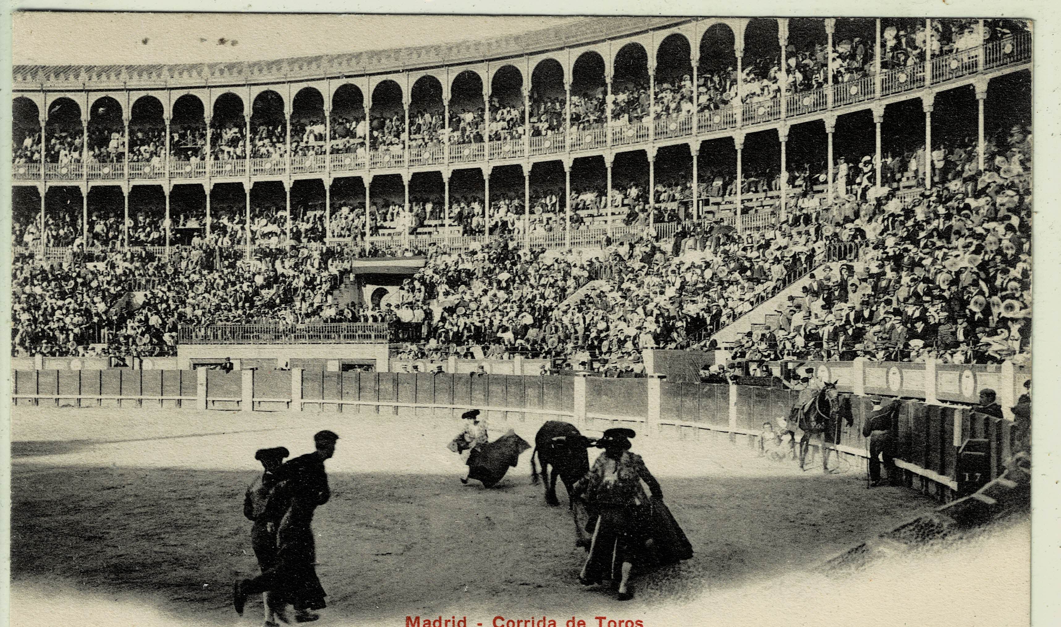 POSTAL TAURINA. CORRIDA DE TOROS EN MADRID.