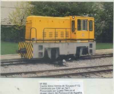 POSTAL DE TRENES Nº 585. TRACTOR ALTOS HORNOS DE VIZCAYA Nº 15. CONST. CAF 1971