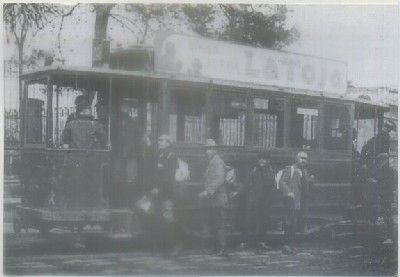 POSTAL DE TRENES. TRANVIA DE LA LINEA 15. EN PLZA. COMAS. SERIE 125-133