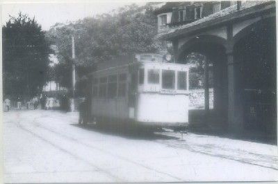 POSTAL DE TRENES. LOS TRANVIAS DE SAN SEBASTIAN. COCHERAS DE ATEGORRIETA 1955. Nº 187
