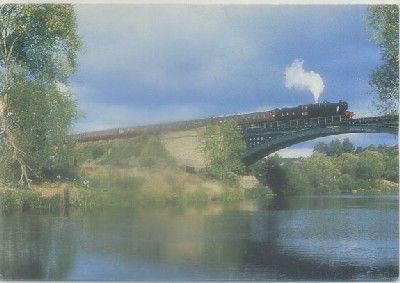 POSTAL DE TRENES. LMS 2-8-0 Nº 8233. RIVER SEVERN ON VICTORIA BRIDGE