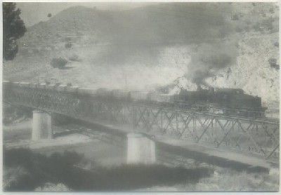 POSTAL DE TRENES. LOCOMOTORA FANATT. PASANDO POR PUENTE MARTORELL Nº 4282