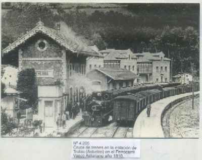 POSTAL DE TRENES Nº 4205. CRUCE DE TRENES EN LA ESTACION DE TRUBIA (ASTURIAS). AÑO 1910