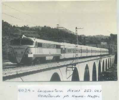 POSTAL DE TRENES Nº 4029. LOCOMOTORA DIESEL 352.002. CONST. POR KRAUSS-MAFFEI