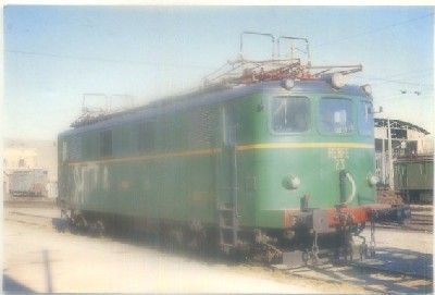 POSTAL DE TRENES. LOCOMOTORA ELECT. Nº 23. SERIE 21/24. CONST. AGUIRENA Nº 205