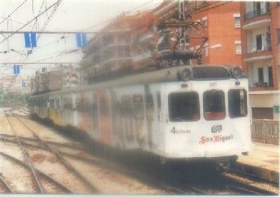 POSTAL DE TRENES. ANTIGUA RED F.C.C. CON PUBLICIDAD SAN MIGUEL. Nº 538