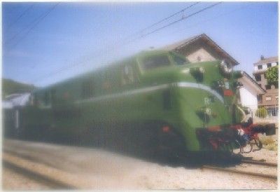FOTOGRAFIA DE TRENES. 15X10 CM. LOCOMOTORA. TORAL DE LOS VADOSK 2004