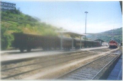 FOTOGRAFIA DE TRENES. 15X10 CM. TREN ANTIGUO. PESO DA REGUA. PORTUGAL 2004
