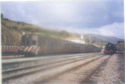 FOTOGRAFIA DE TRENES. 15X10 CM. TUA. PORTUGAL AÑO 2007