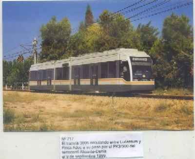 POSTAL DE TRENES Nº 717. TRANVIA 3806. CIRCULANDO ENTRE LECENTUM Y FINCA ADOC 1999