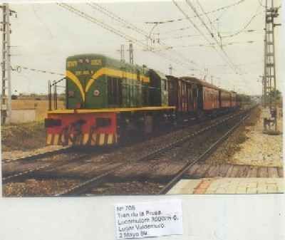 POSTAL DE TRENES Nº 705. TREN DE LA FRESA. LOC 308025-6. LUGAR VALDEMORO 1999